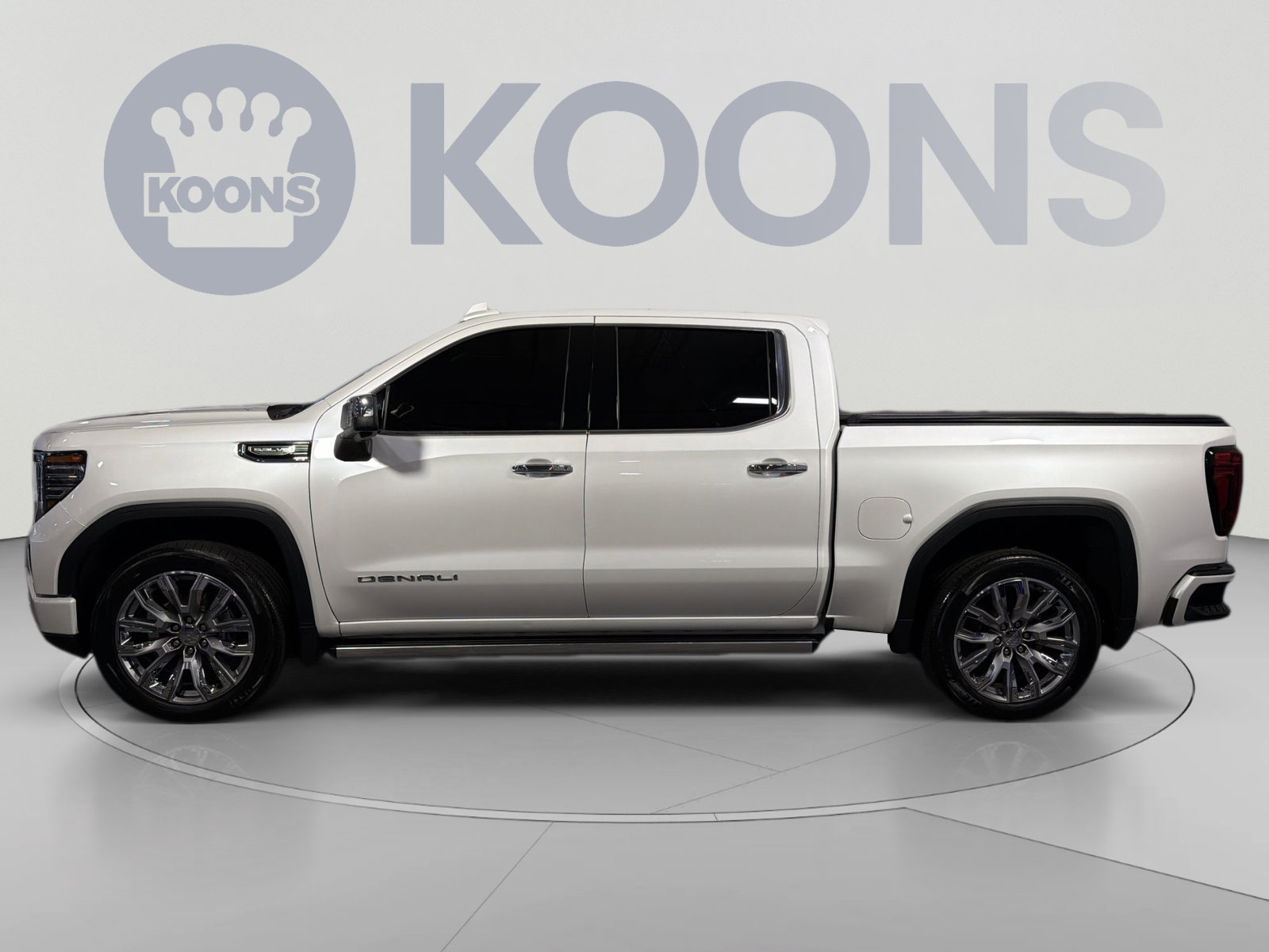 Used 2025 GMC Sierra 1500 Denali w/ Denali Reserve Package AWD/4WD image 2