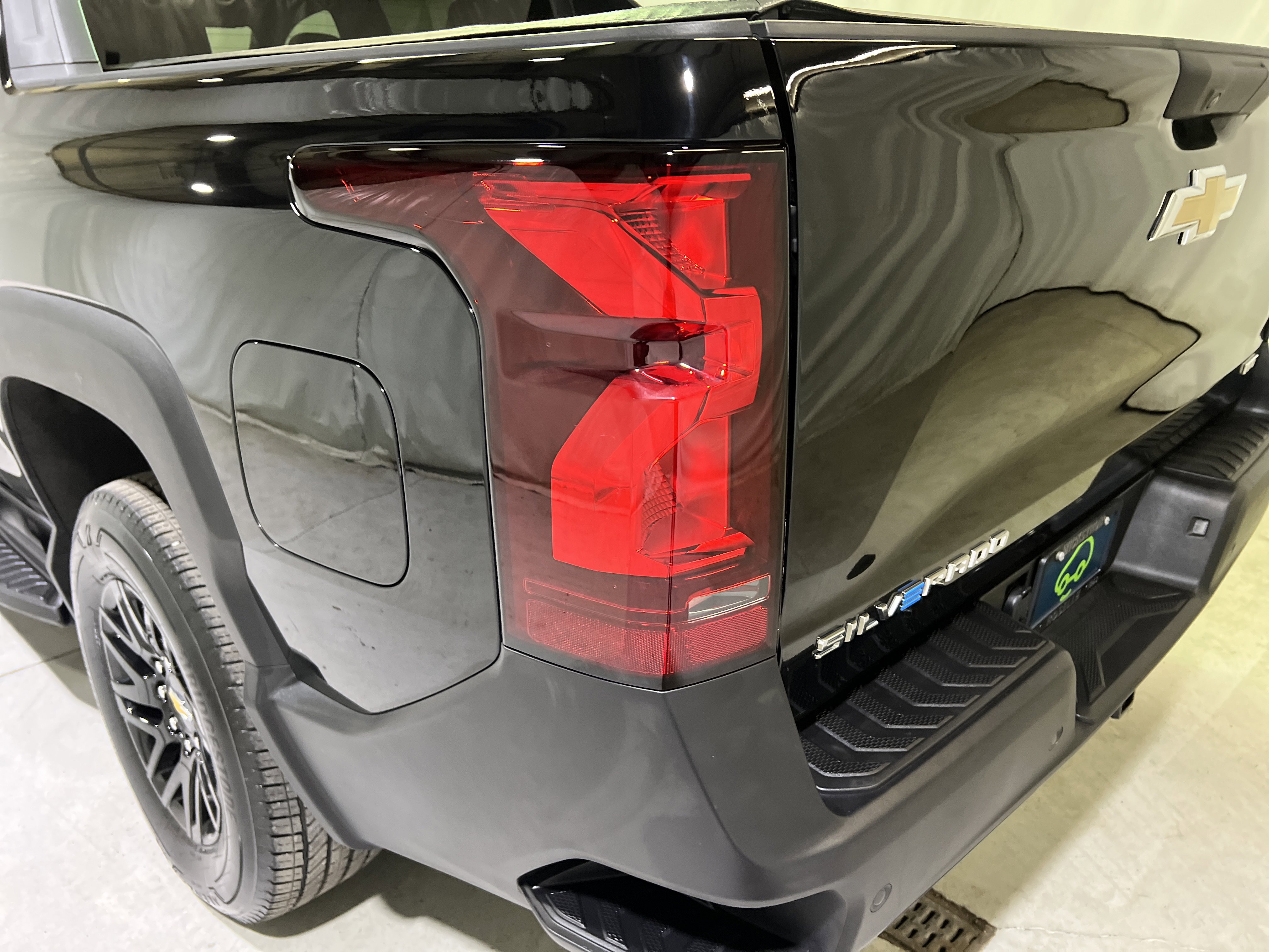 Used 2024 Chevrolet Silverado EV W/T image 10