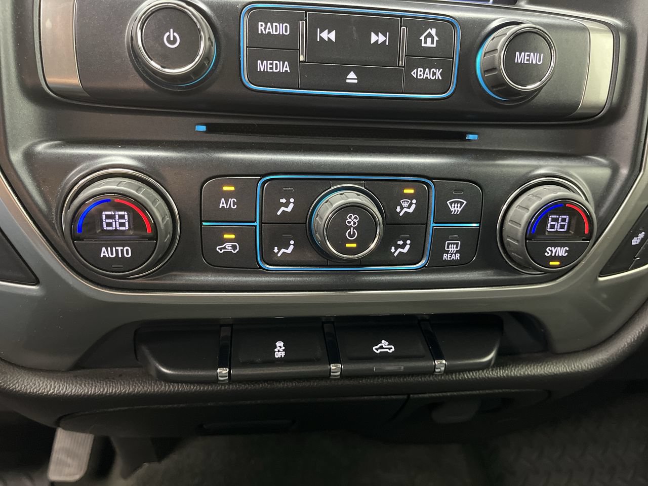 Used 2017 Chevrolet Silverado 1500 LT w/ All Star Edition AWD/4WD image 21