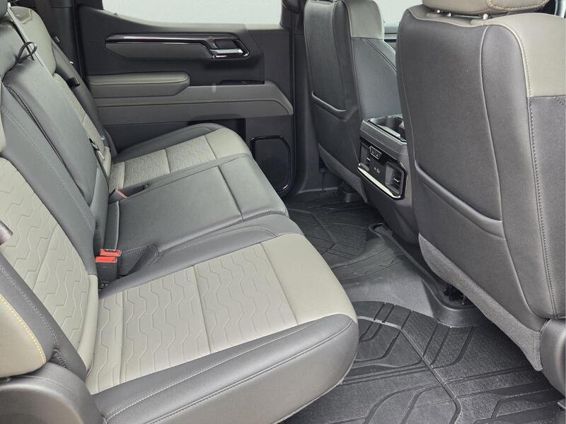 Used 2026 Chevrolet Silverado 1500 ZR2 AWD/4WD image 18