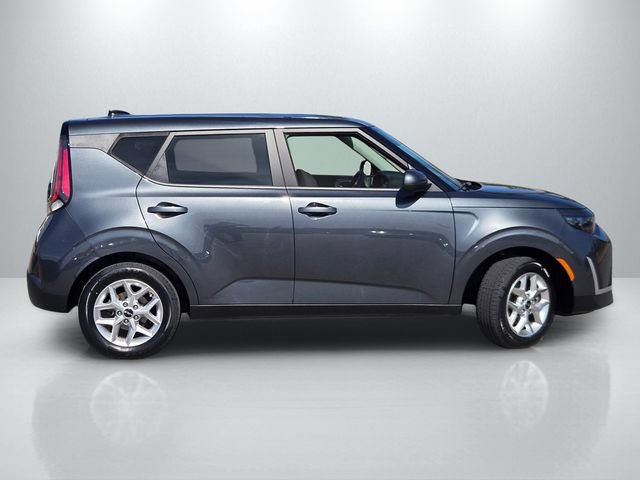 Used 2024 Kia Soul LX w/ Option Group 015 FWD image 3