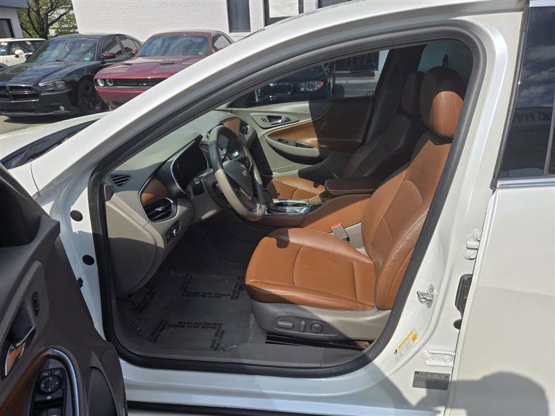 Used 2016 Chevrolet Malibu LT w/ Leather Package image 22