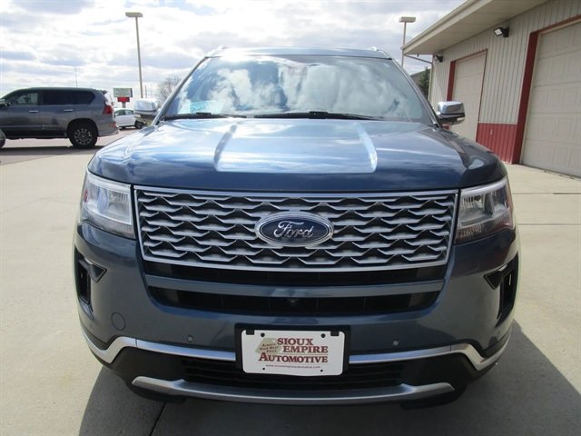 Used 2018 Ford Explorer Platinum AWD/4WD image 4