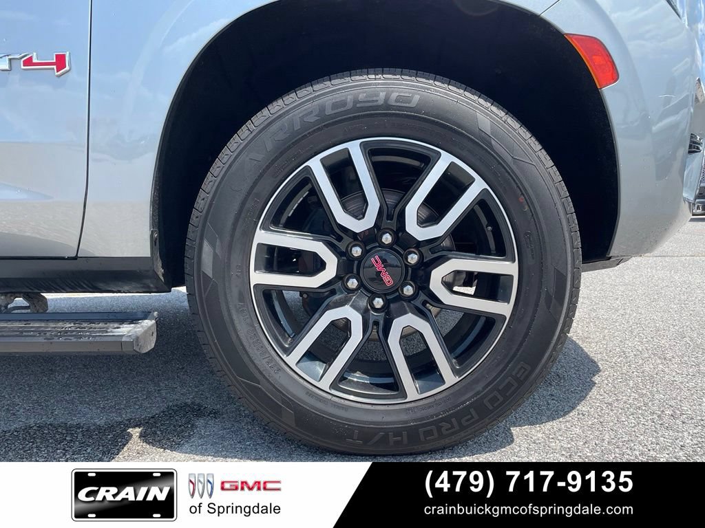 Used 2024 GMC Yukon AT4 w/ Technology Package AWD/4WD image 32