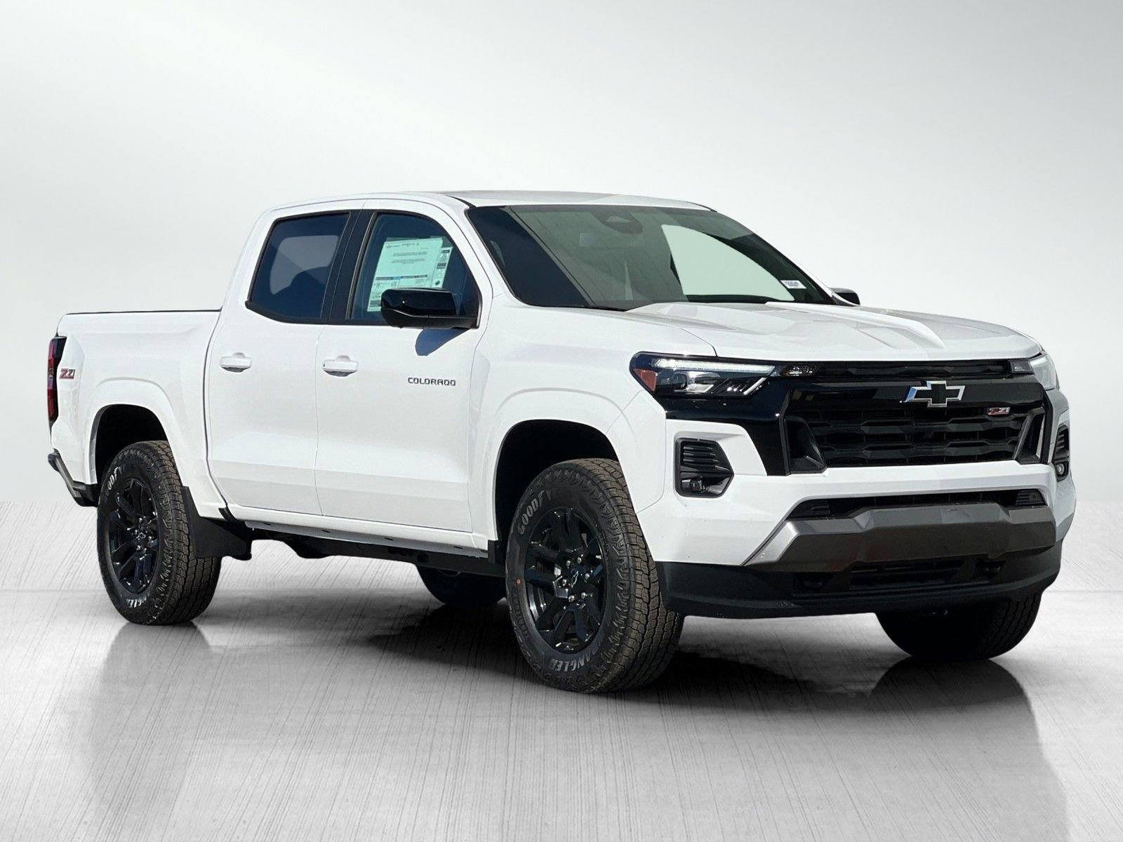 New 2025 Chevrolet Colorado Z71 w/ Midnight Edition image 2