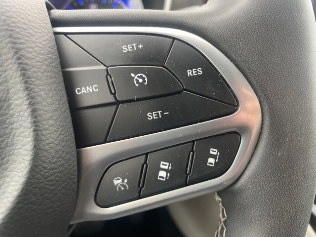 Used 2024 Chrysler Pacifica Touring-L image 22