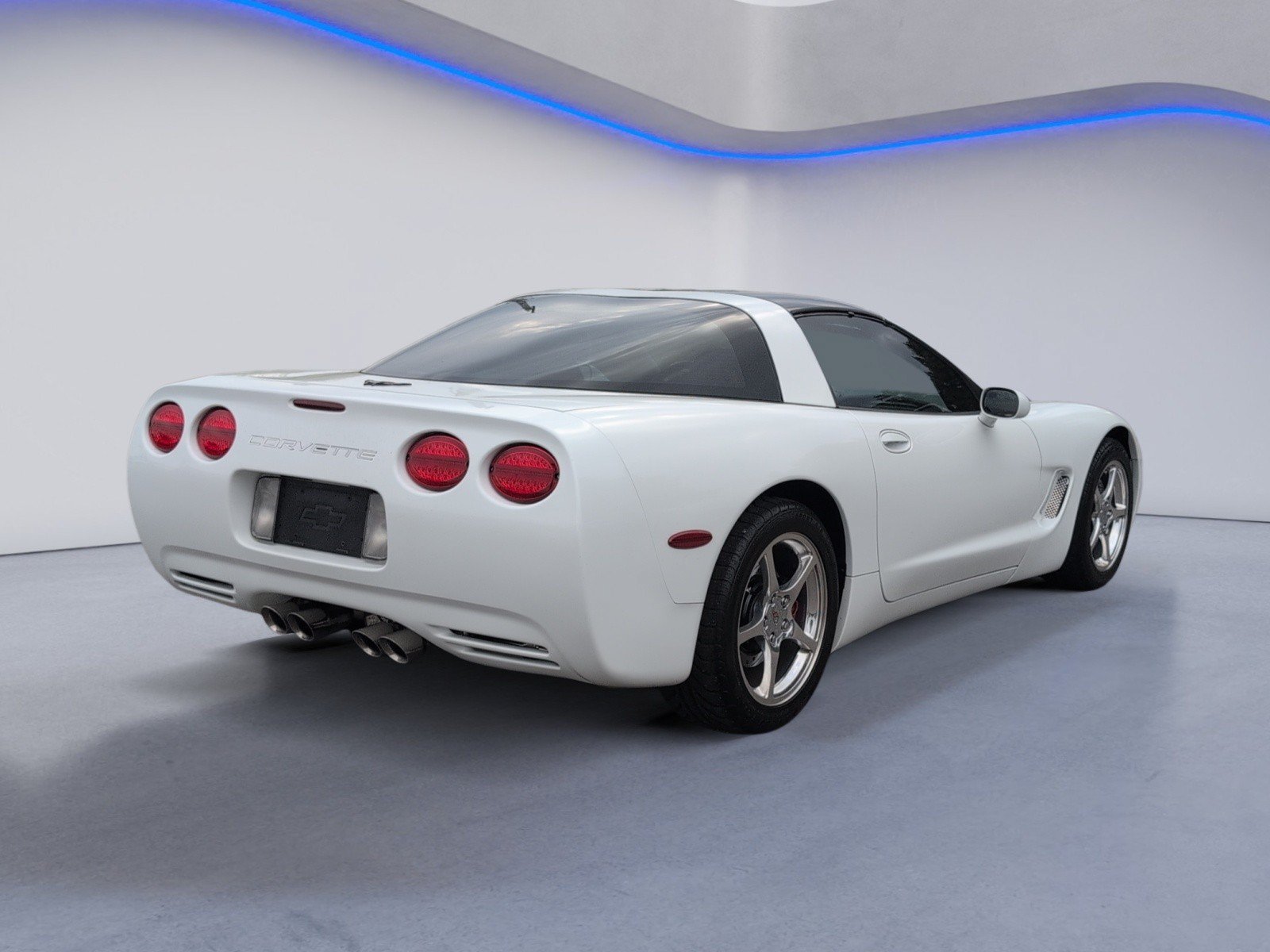 Used 2000 Chevrolet Corvette Coupe w/ Memory Pkg RWD image 3