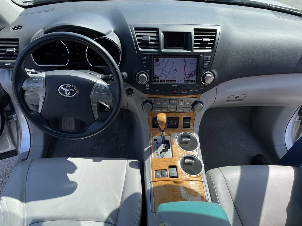 Used 2010 Toyota Highlander Limited AWD/4WD image 15