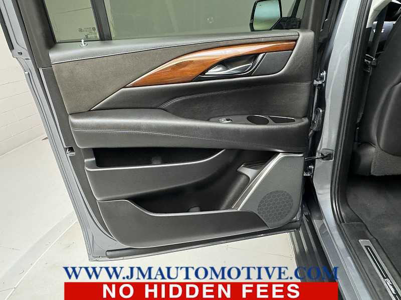 Used 2019 Cadillac Escalade ESV Luxury AWD/4WD image 25