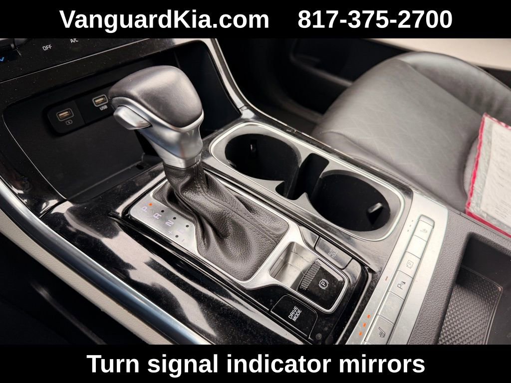 Used 2024 Kia Carnival EX image 25