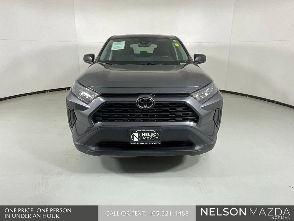 Used 2022 Toyota RAV4 LE image 2