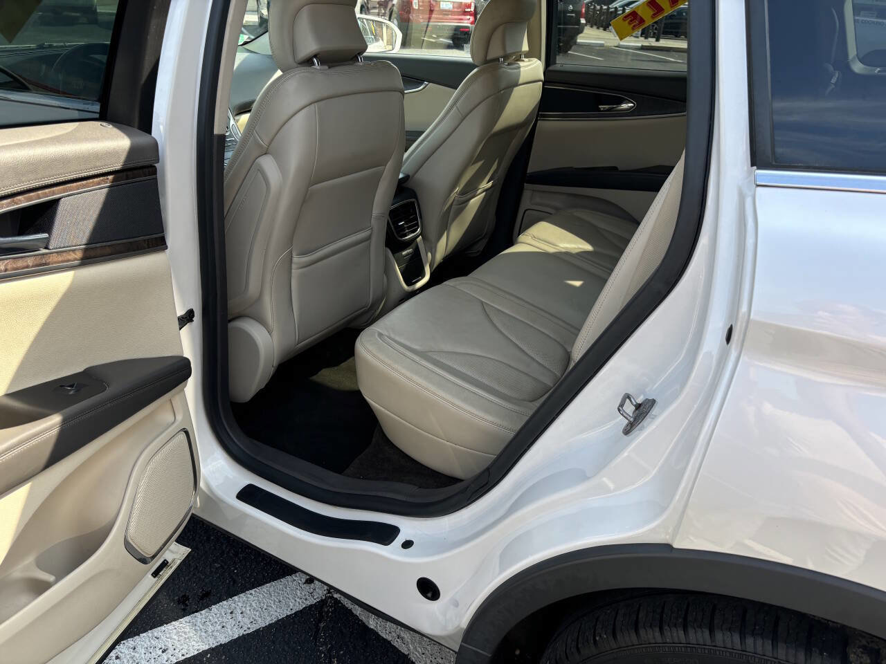 Used 2016 Lincoln MKX Select w/ Select Plus Package image 10