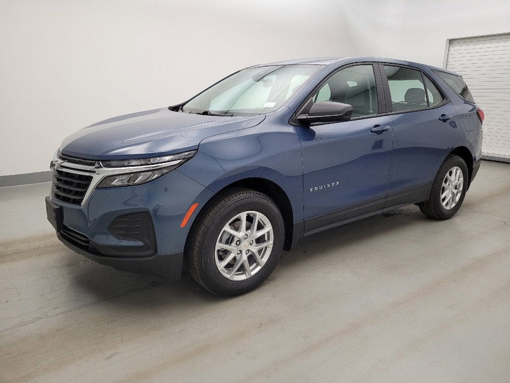Used 2024 Chevrolet Equinox LS AWD/4WD image 2