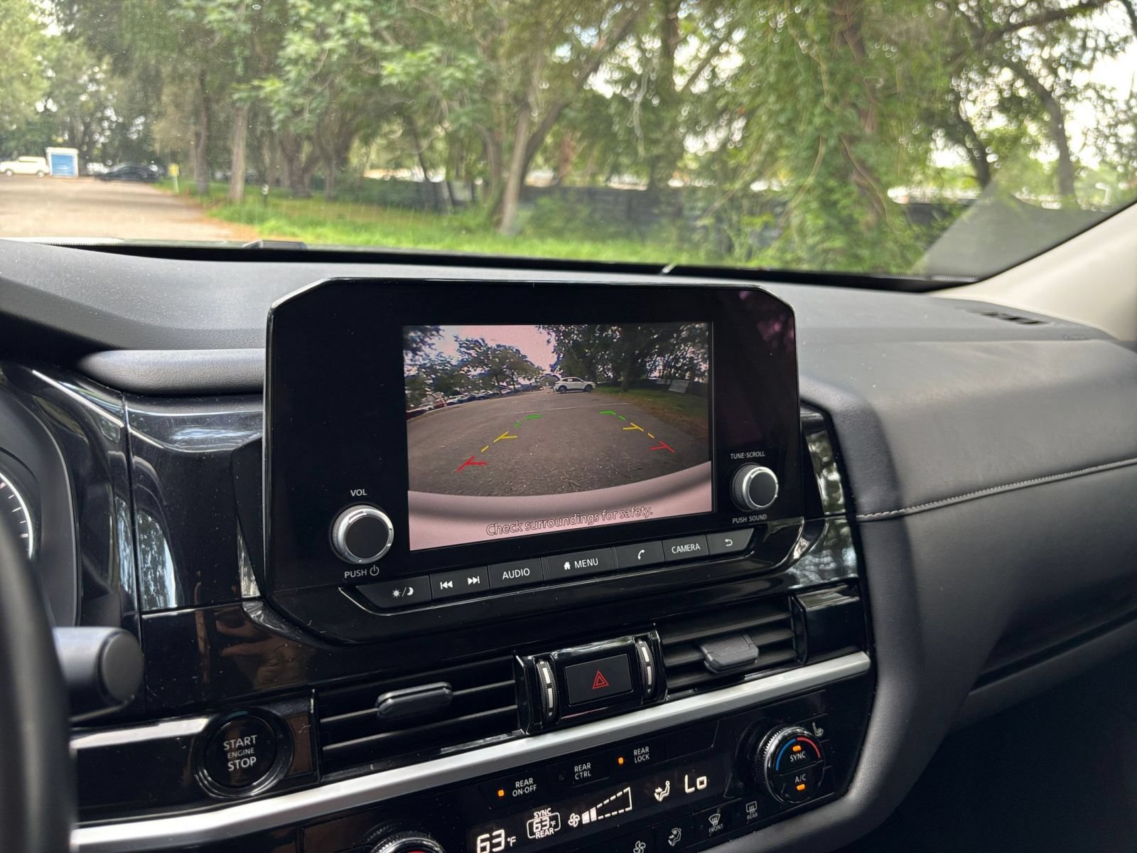 Used 2025 Nissan Pathfinder SV FWD image 25