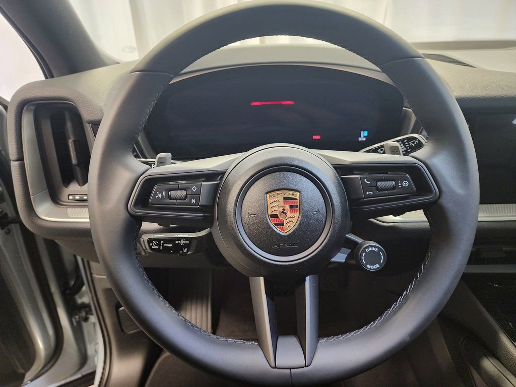 Certified 2025 Porsche Cayenne image 8