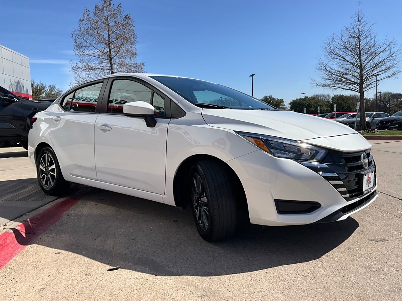 Used 2025 Nissan Versa SV image 4