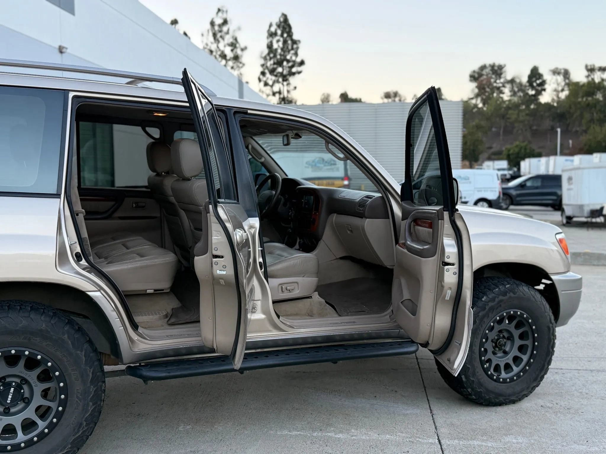 Used 1999 Lexus LX 470 4WD image 38
