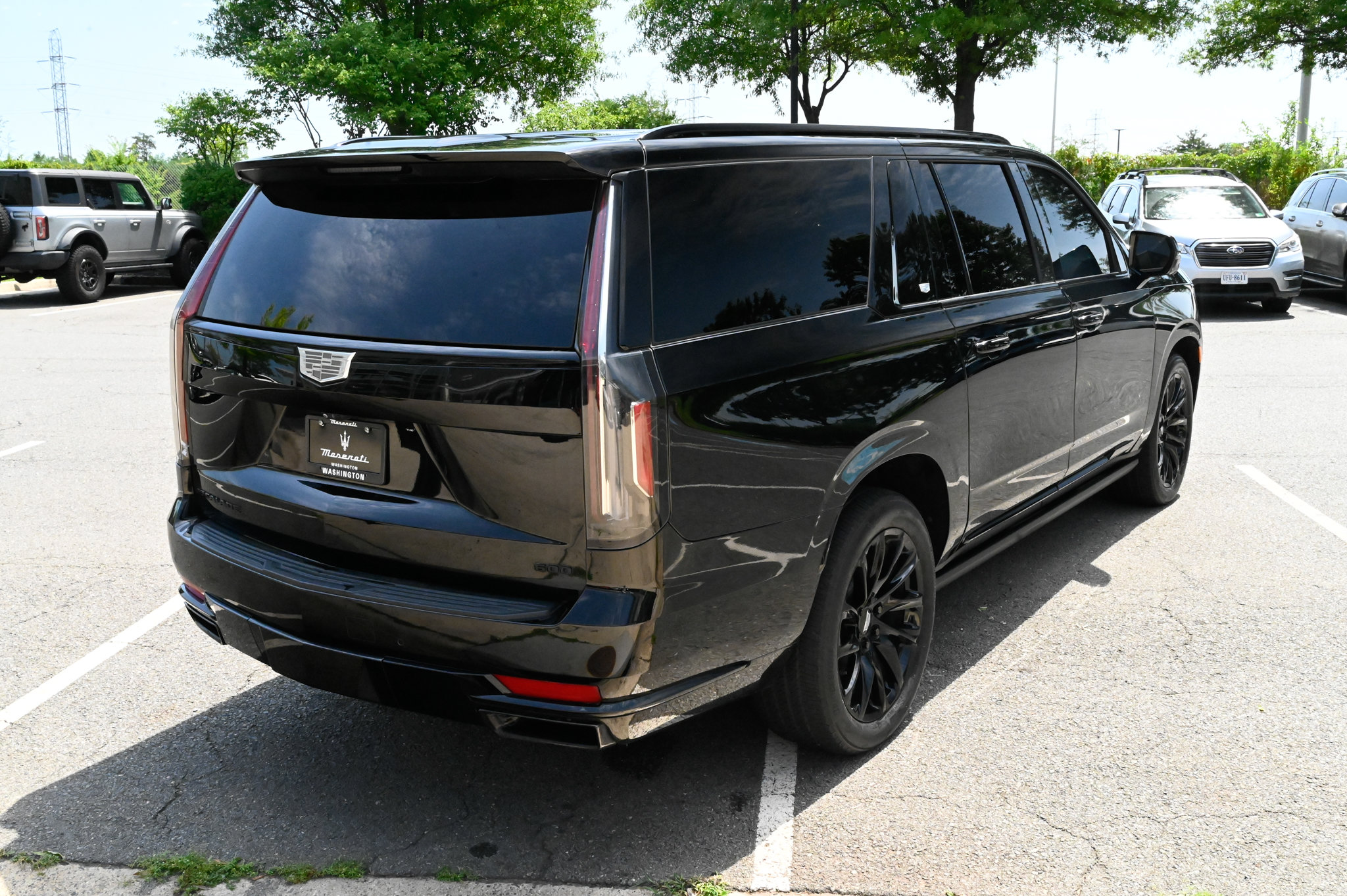 Used 2023 Cadillac Escalade ESV Sport Platinum w/ LPO, ONYX Package AWD/4WD image 5