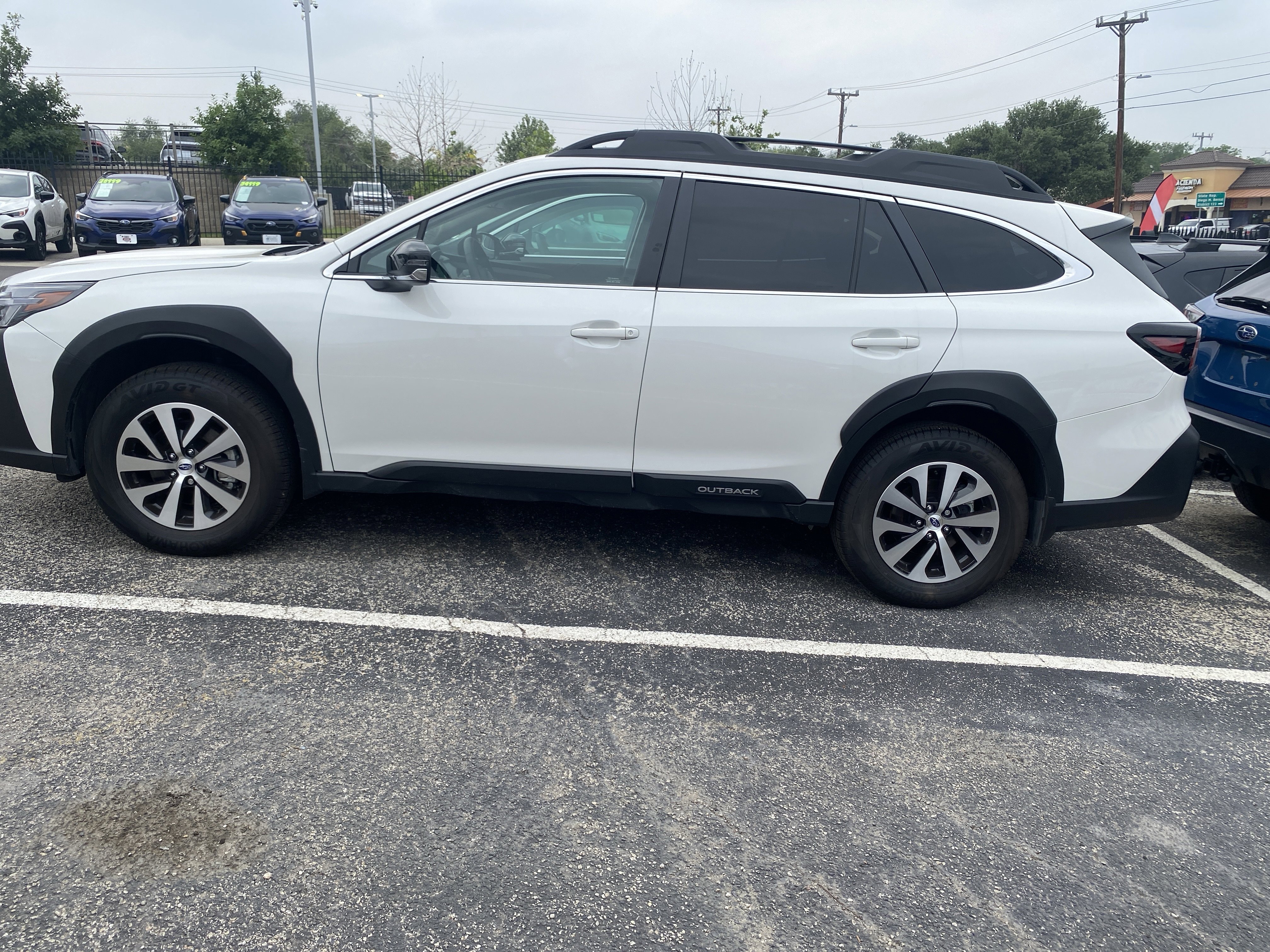 Certified 2025 Subaru Outback Premium AWD/4WD image 3