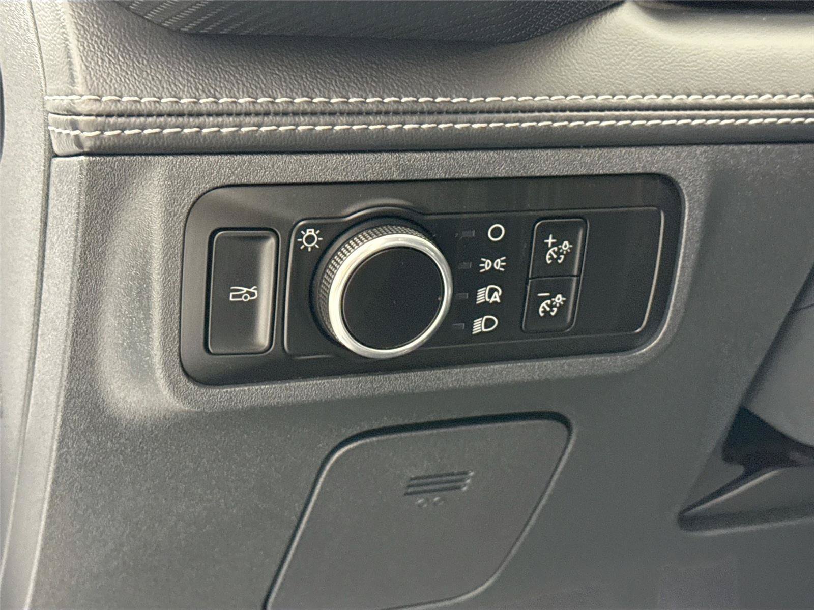 Used 2025 Ford Mustang Premium RWD image 18