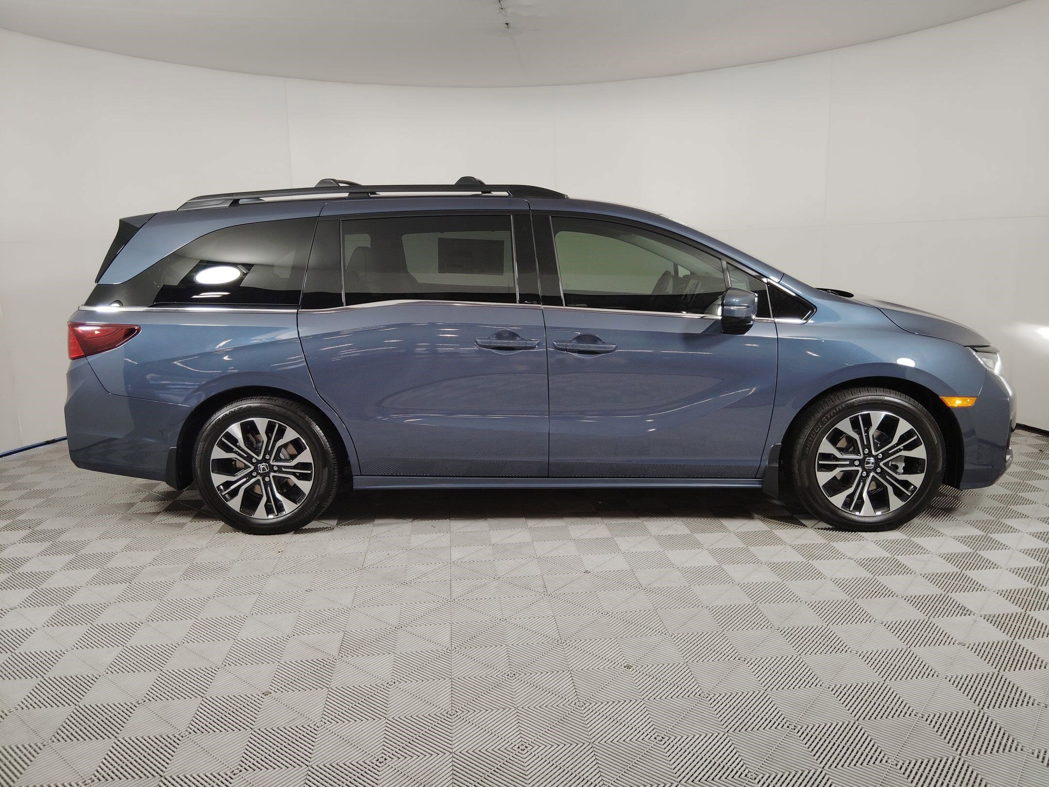 New 2026 Honda Odyssey Elite image 8