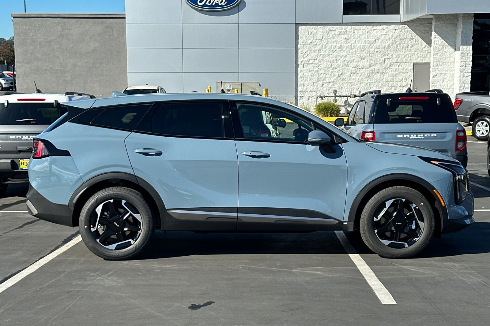 New 2027 Kia Sportage S FWD image 3