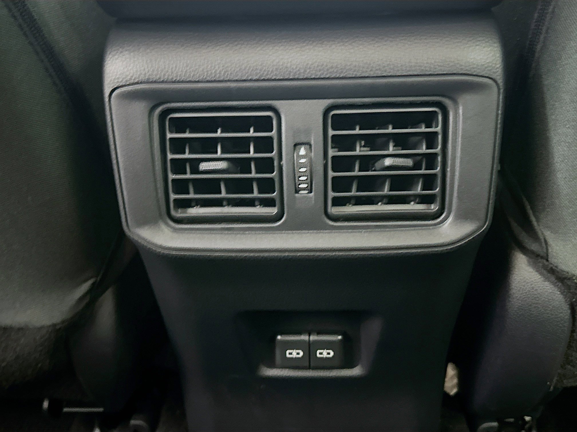 Used 2025 Toyota RAV4 XLE image 29