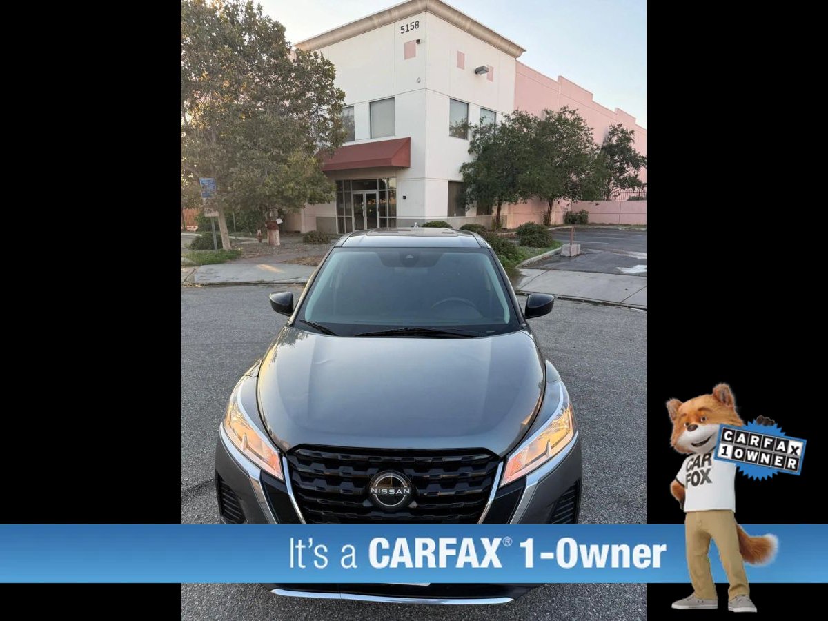 Used 2022 Nissan Kicks S FWD image 11
