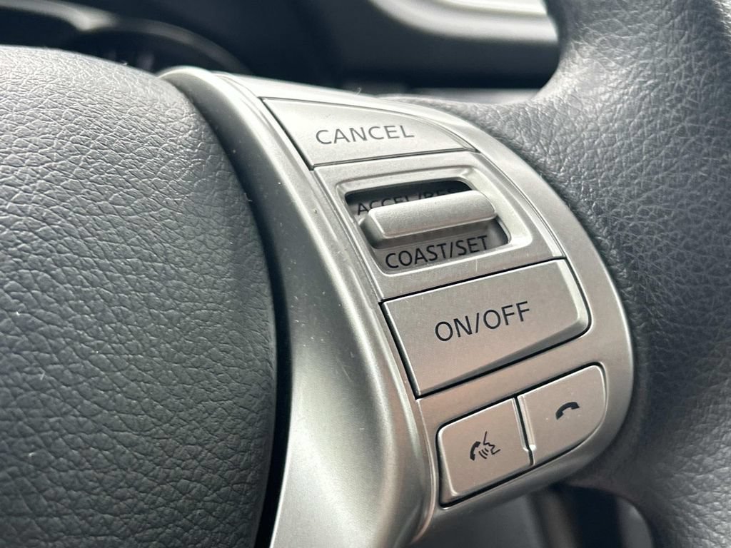 Used 2015 Nissan Rogue SV FWD image 28