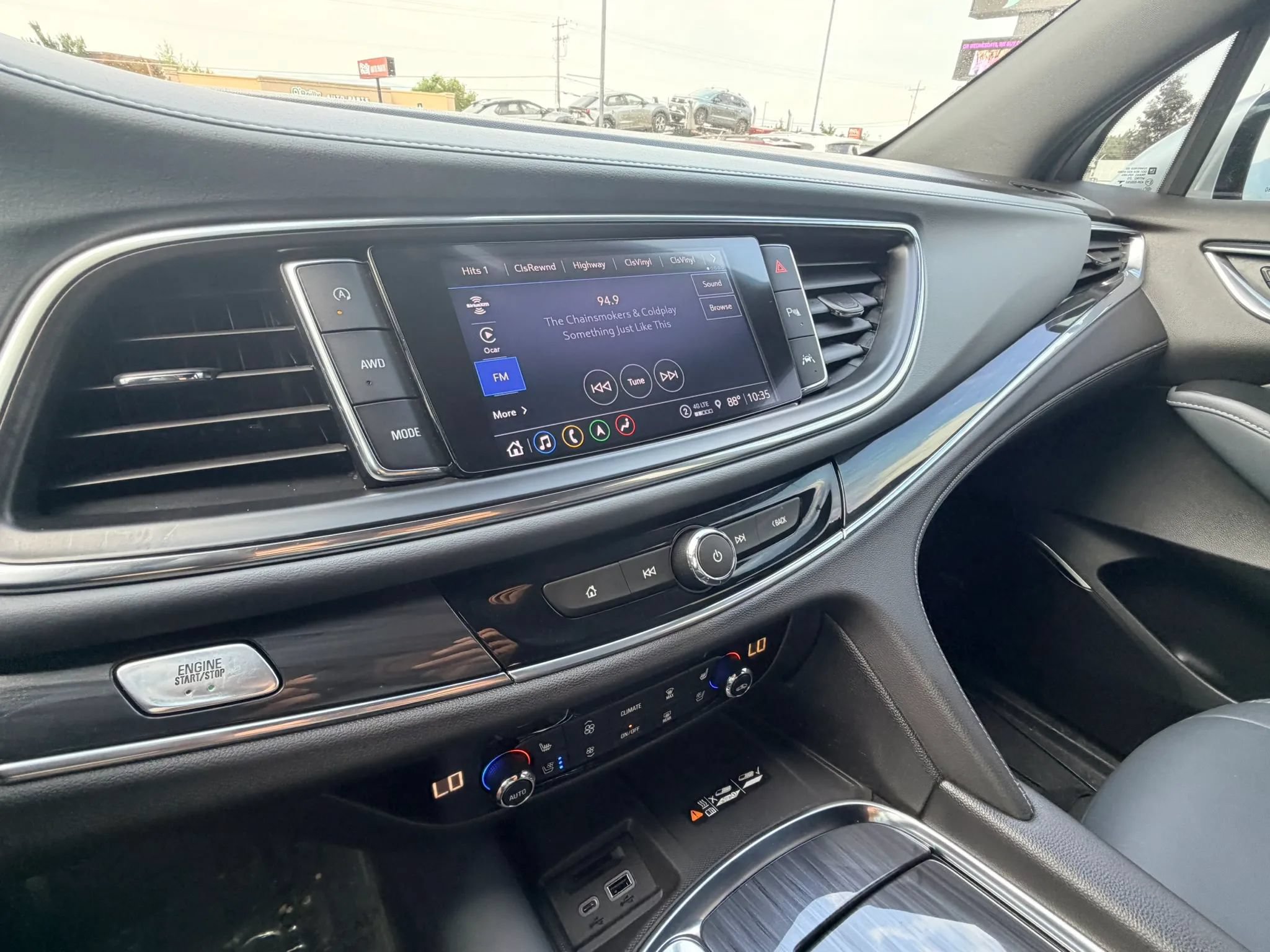 Used 2022 Buick Enclave Premium w/ Surround and Sites Package AWD/4WD image 18