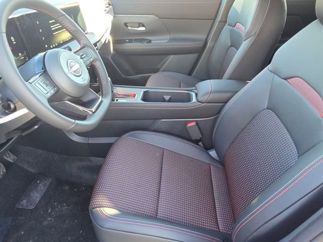 New 2026 Nissan Kicks SR w/ Cold Weather Package image 27