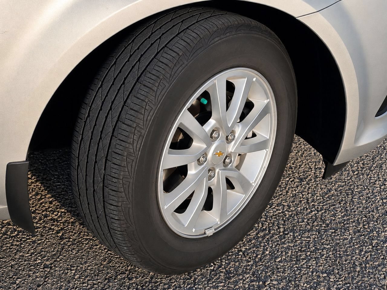 Certified 2019 Chevrolet Sonic LT w/ Convenience Package FWD image 7