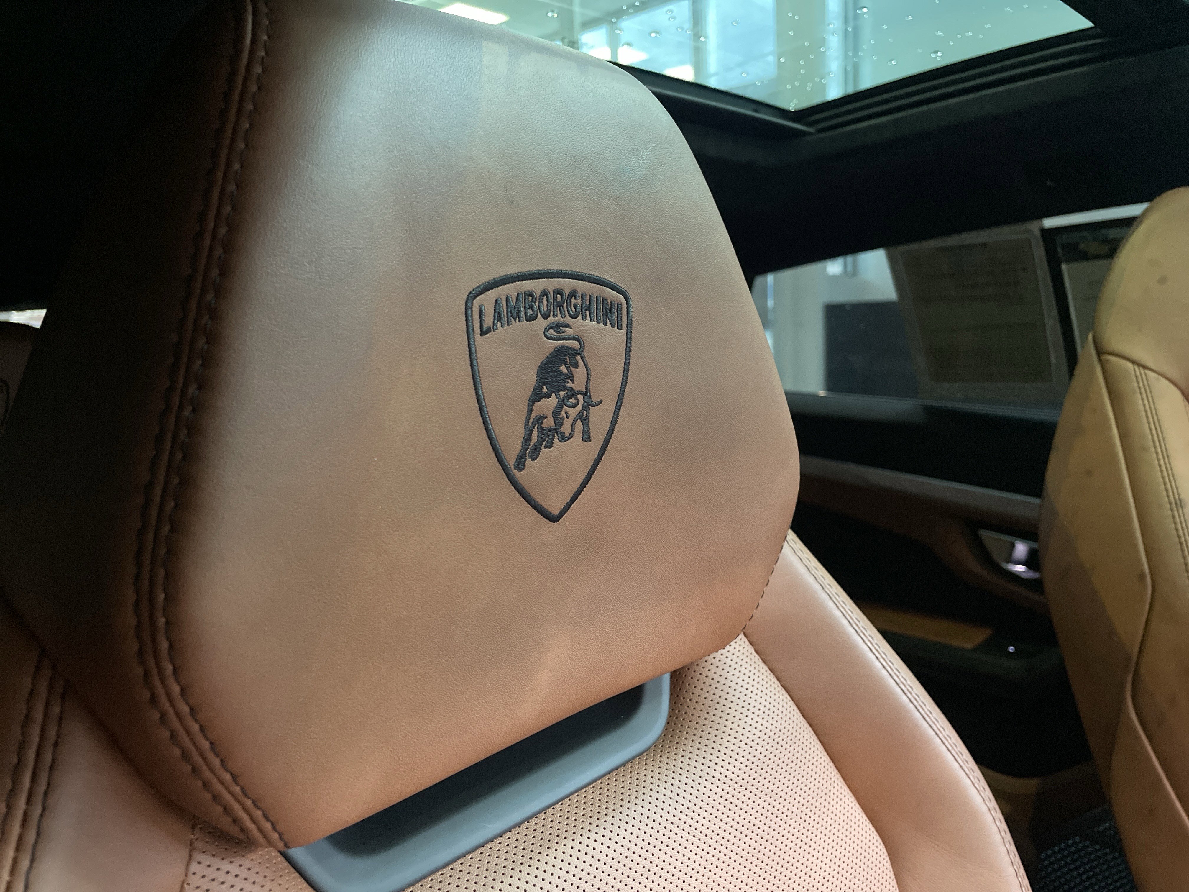 Used 2021 Lamborghini Urus image 40