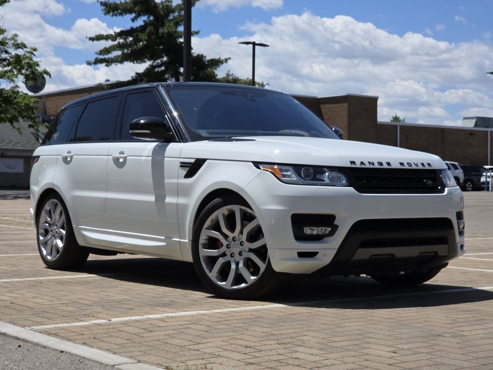 Used 2017 Land Rover Range Rover Sport Autobiography AWD/4WD image 2