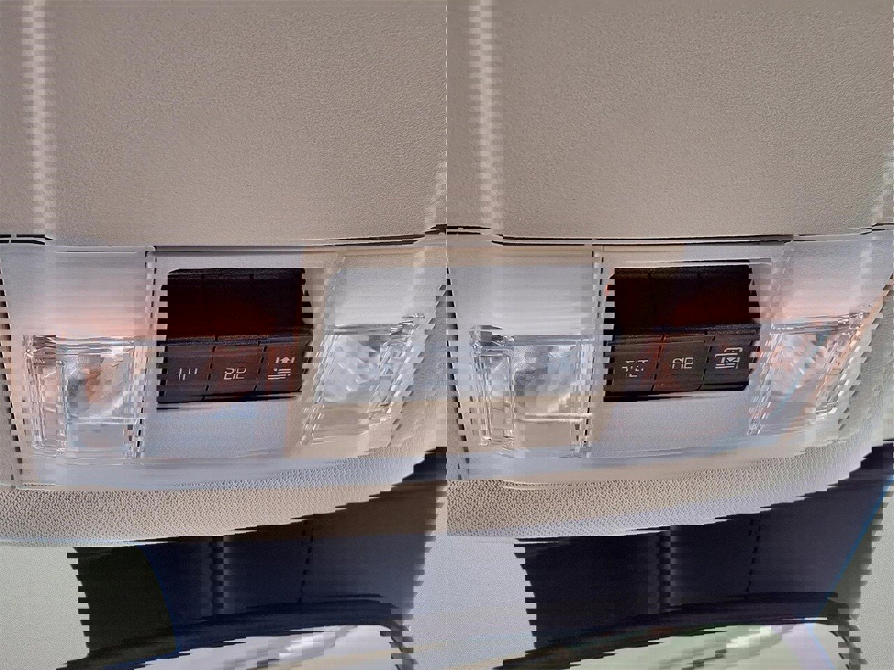 Used 2011 Lincoln MKS image 22