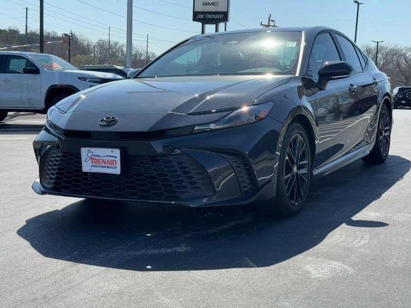 Used 2025 Toyota Camry SE w/ Multimedia Upgrade Package image 9