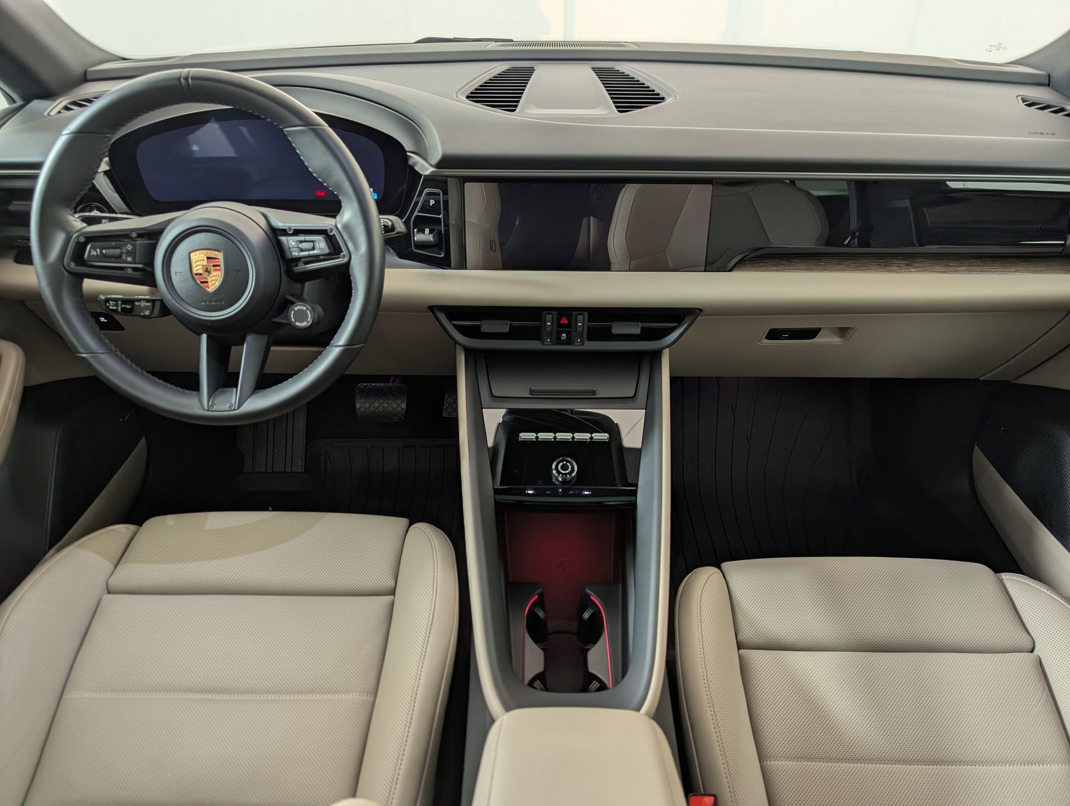 Used 2025 Porsche Macan 4 Electric image 20