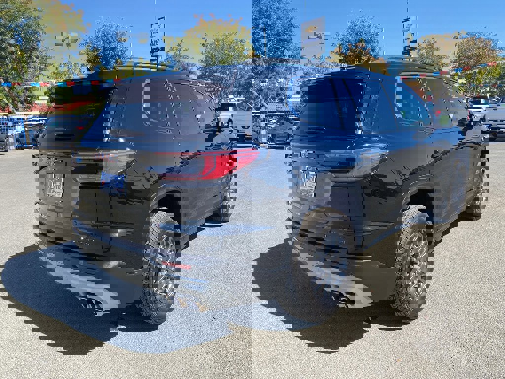 Used 2025 GMC Acadia Elevation image 7