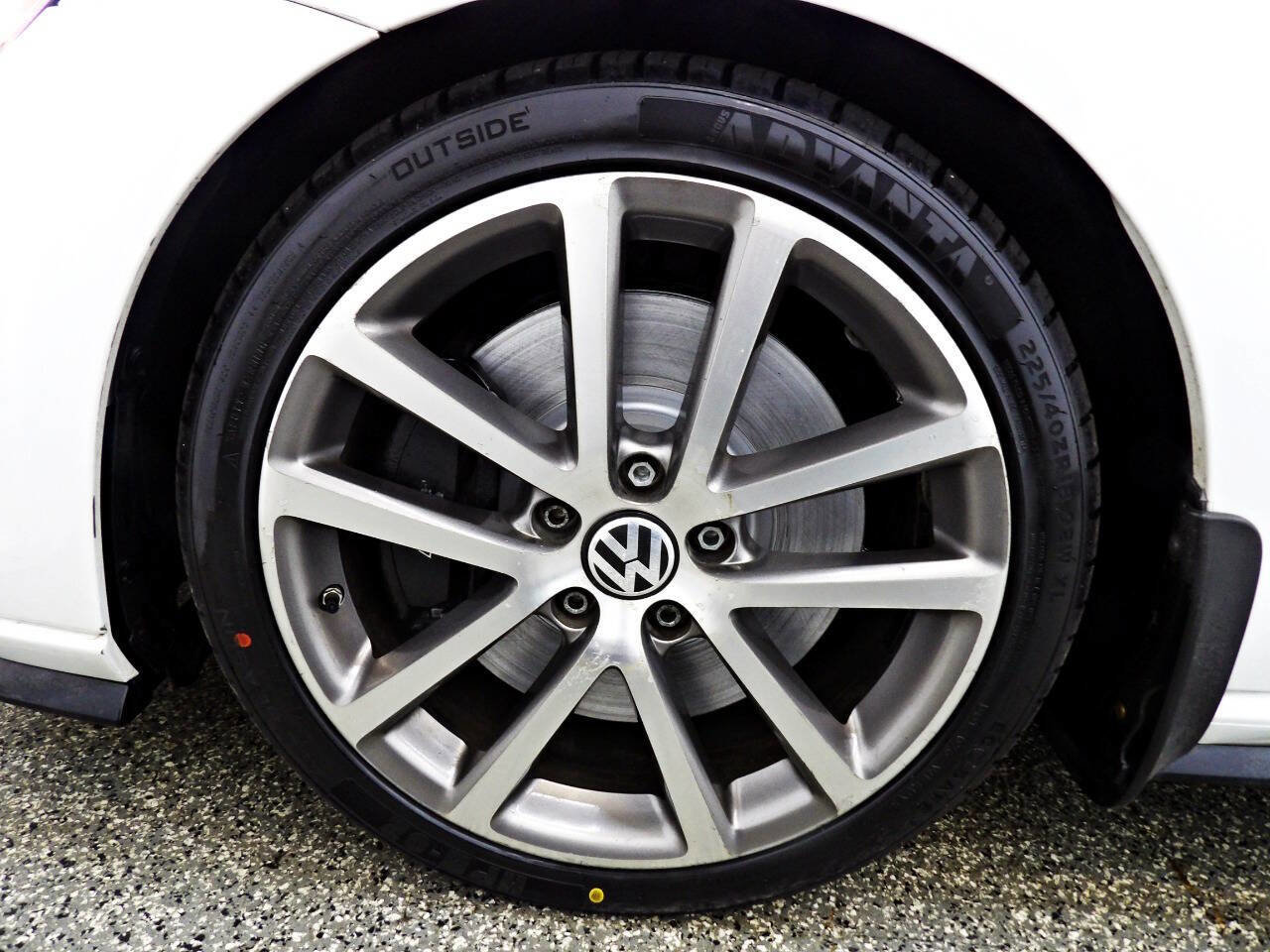 Used 2019 Volkswagen Golf R 4-Door image 19