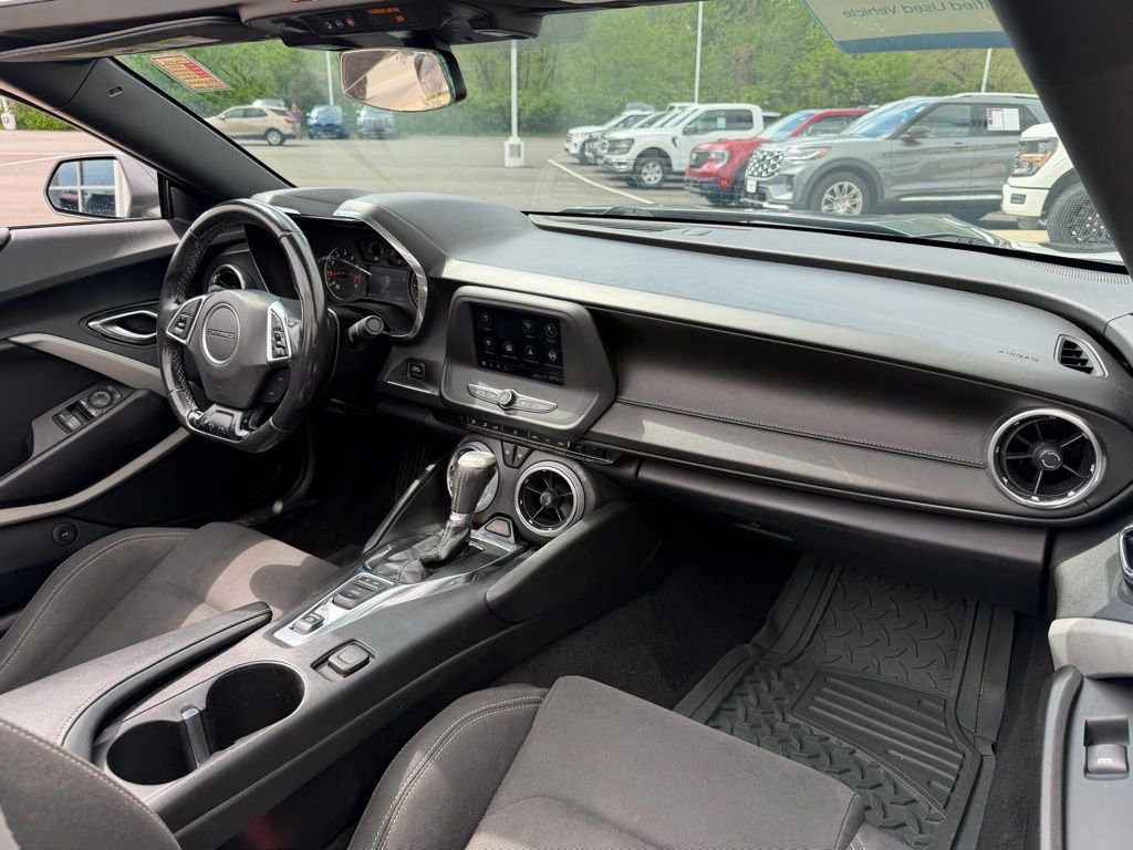 Used 2020 Chevrolet Camaro LT RWD image 14