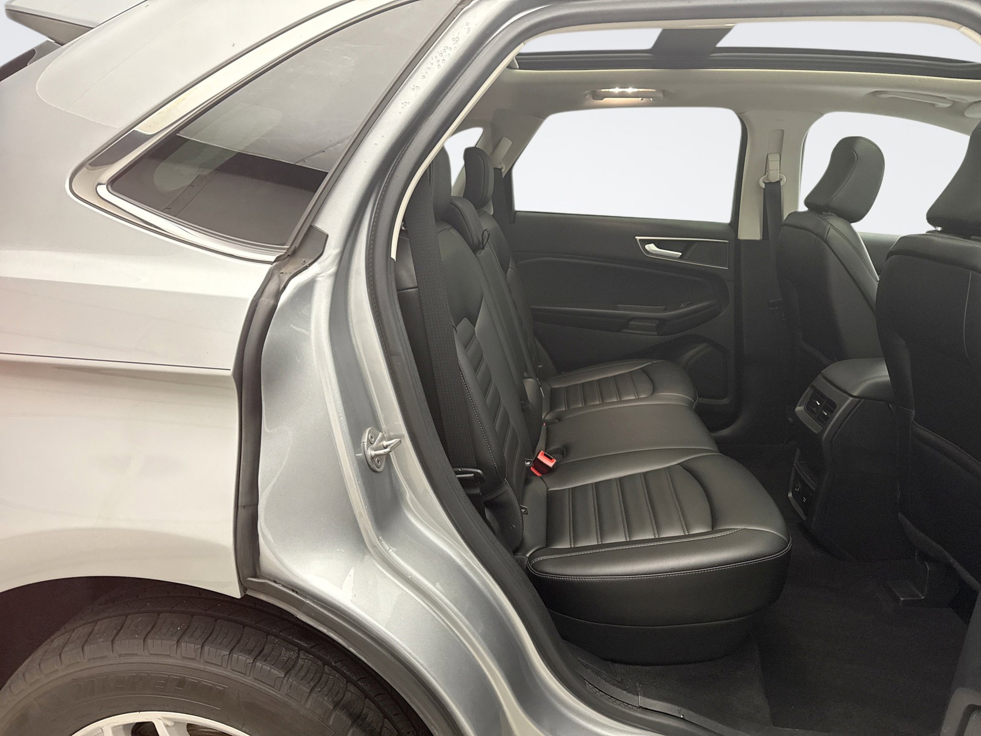 Used 2022 Ford Edge SEL w/ Convenience Package AWD/4WD image 19