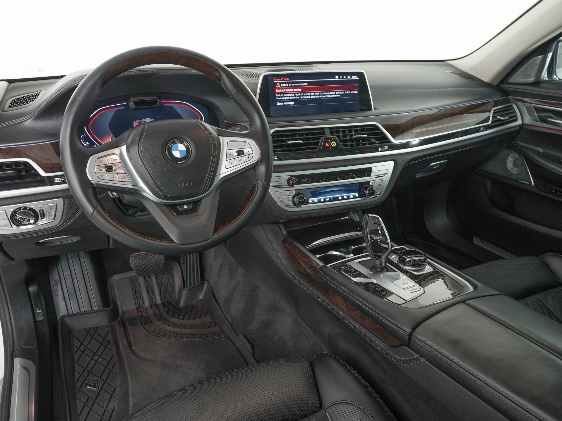 Used 2022 BMW 750i xDrive image 17
