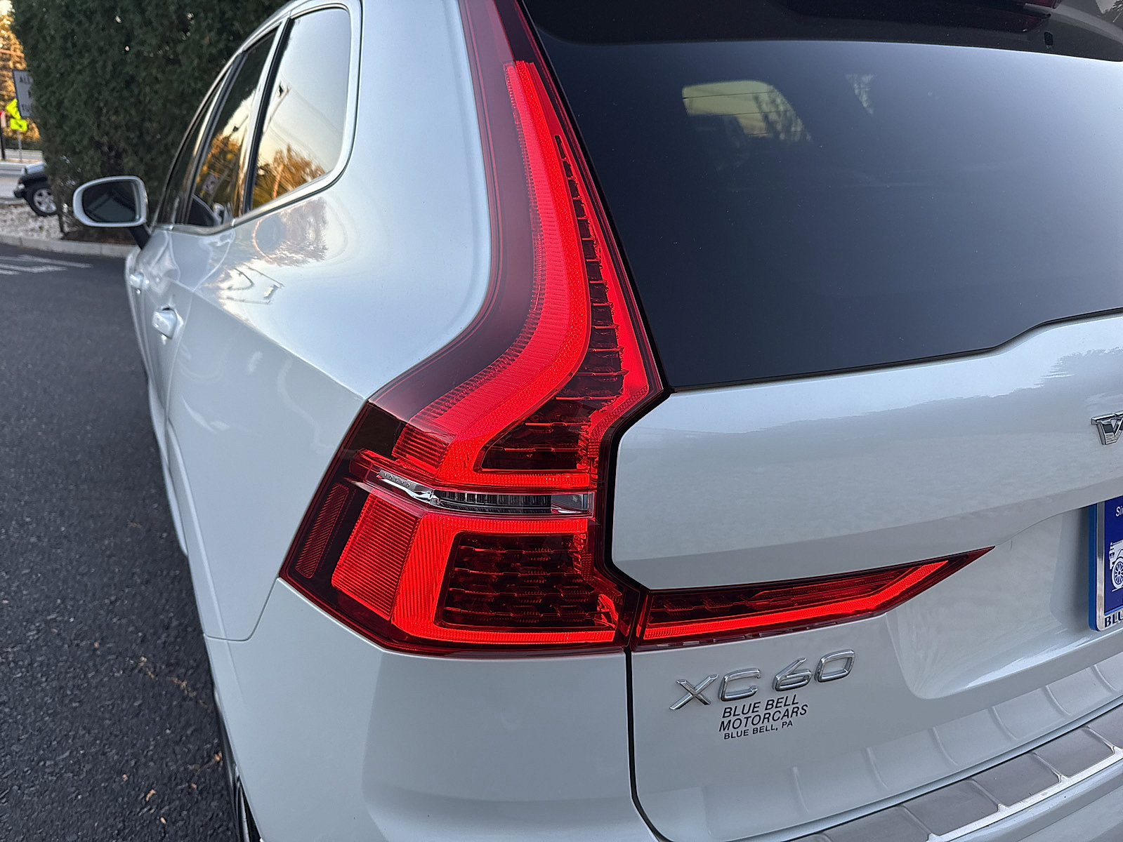 Used 2019 Volvo XC60 T5 Momentum w/ Multimedia Package AWD/4WD image 25