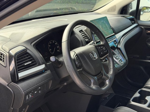 Used 2025 Honda Odyssey Touring image 13