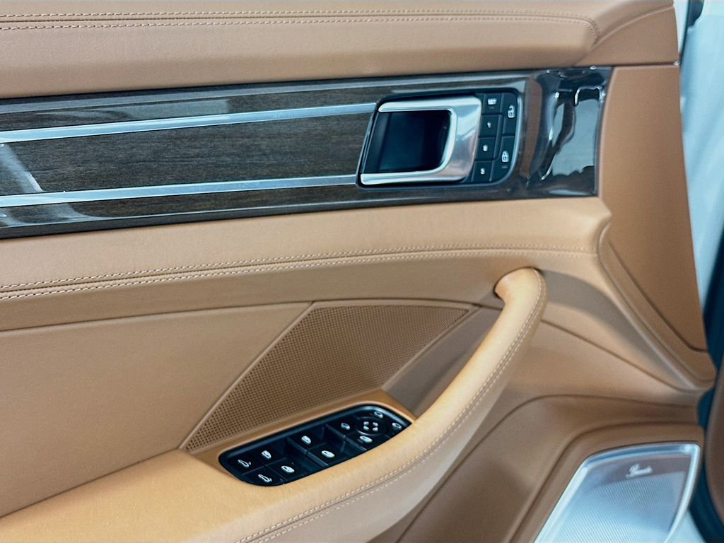 Used 2023 Porsche Panamera Platinum Edition image 20