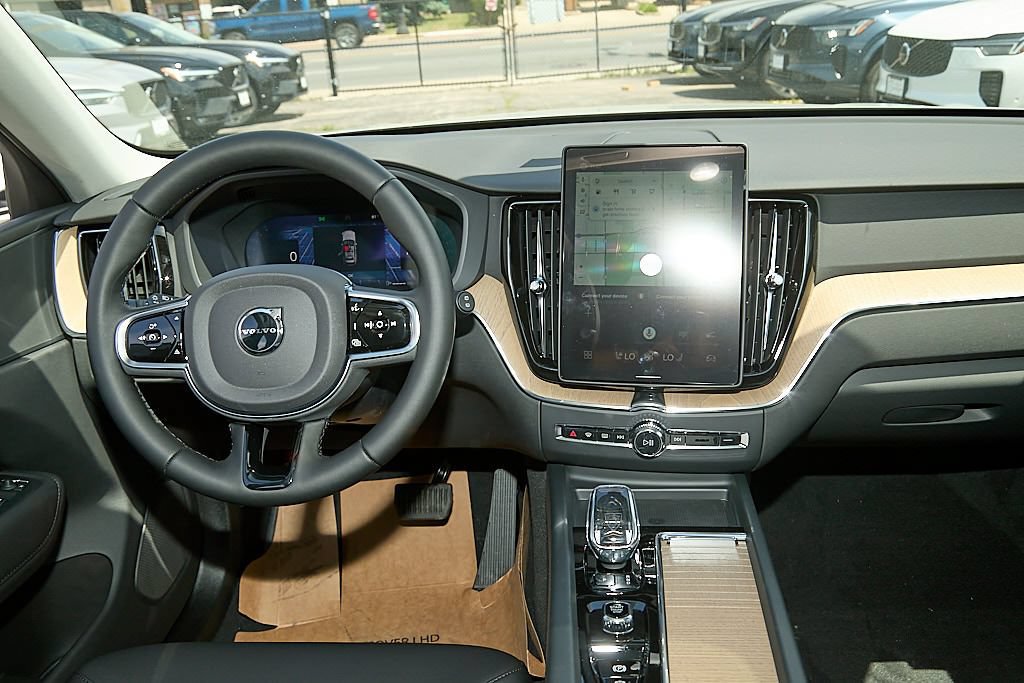 New 2026 Volvo XC60 B5 Plus w/ Climate Package PRO AWD/4WD image 24