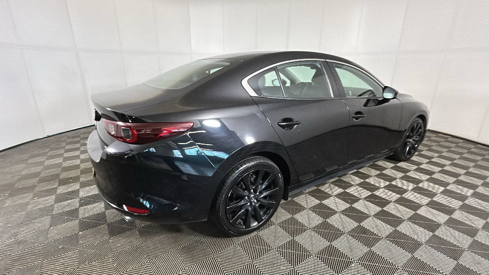 Used 2024 MAZDA MAZDA3 s FWD video 3