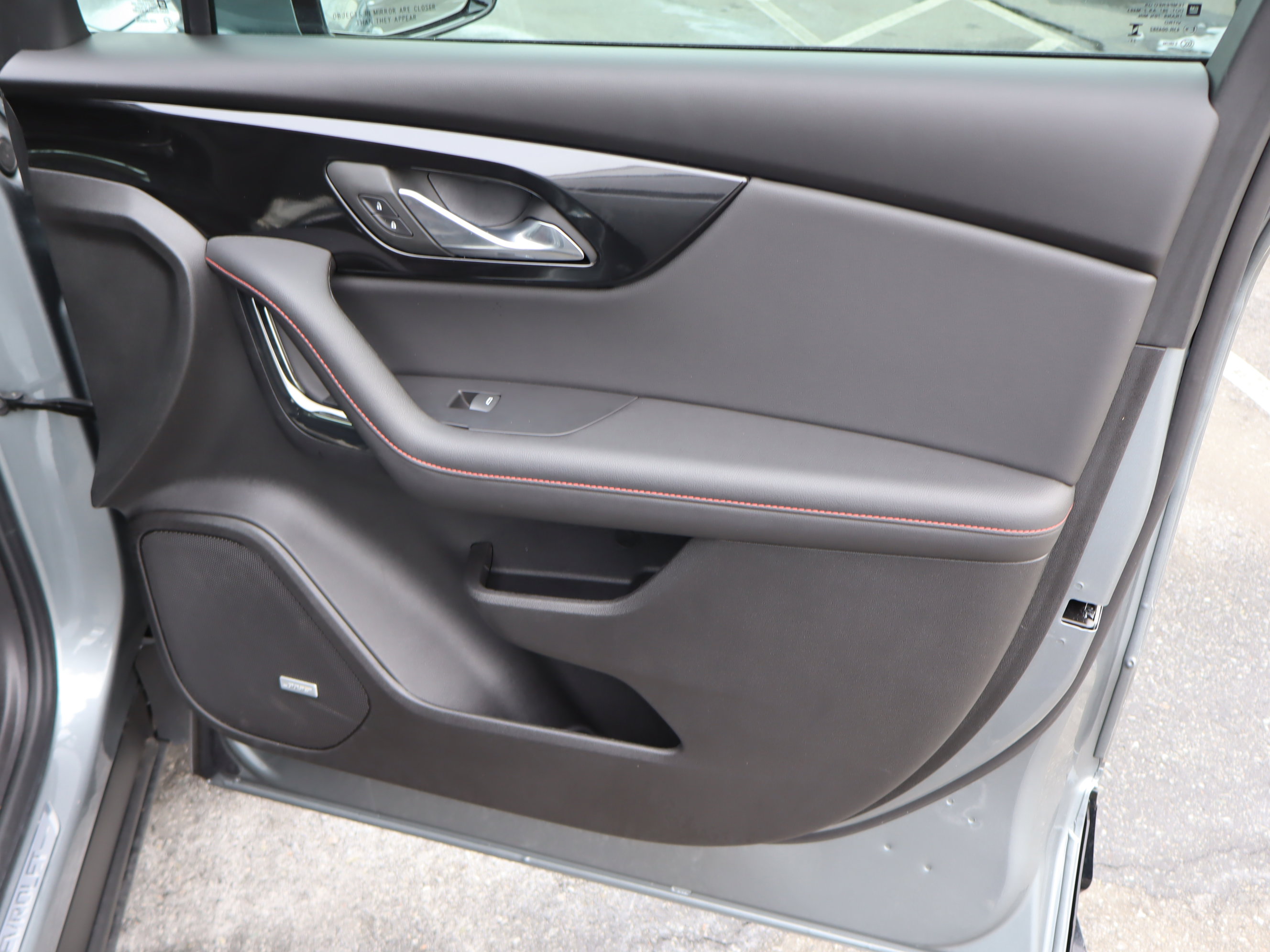 Certified 2025 Chevrolet Blazer RS w/ Driver Confidence II Package image 36