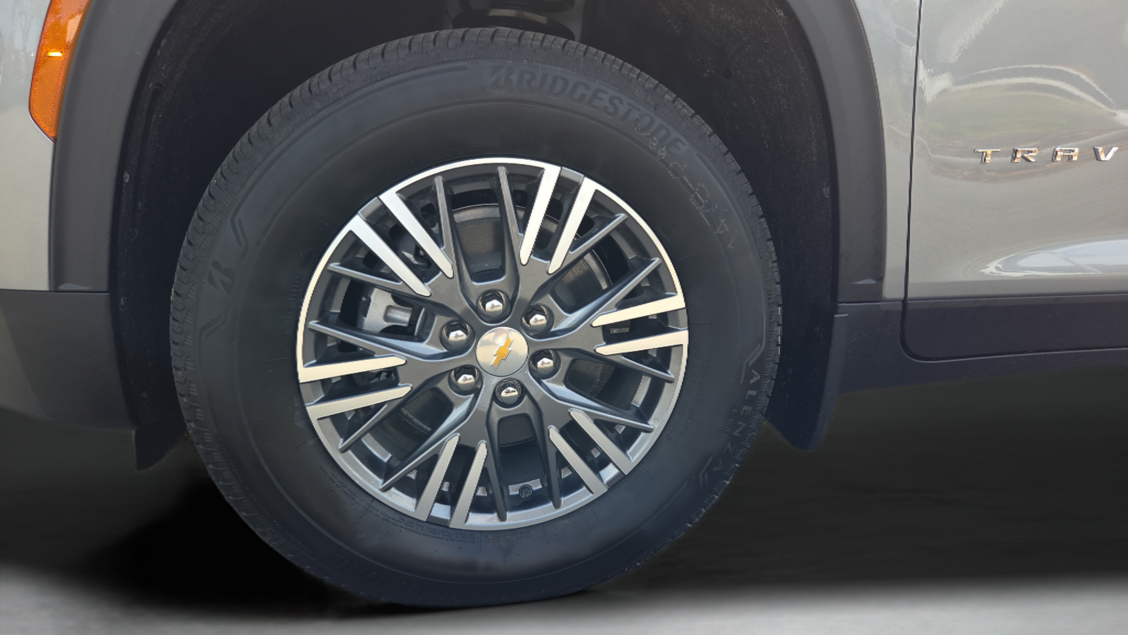New 2026 Chevrolet Traverse LT w/ Driver Confidence Package FWD image 31