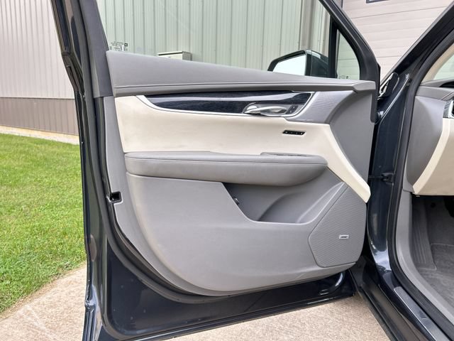 Used 2023 Cadillac XT6 Premium Luxury w/ Technology Package AWD/4WD image 25